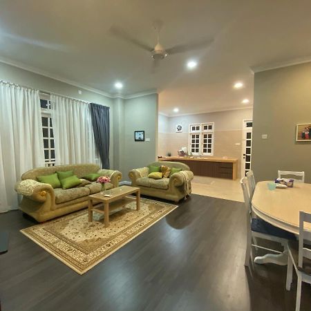 Shafickza Guesthouse Kuala Terengganu Exterior photo